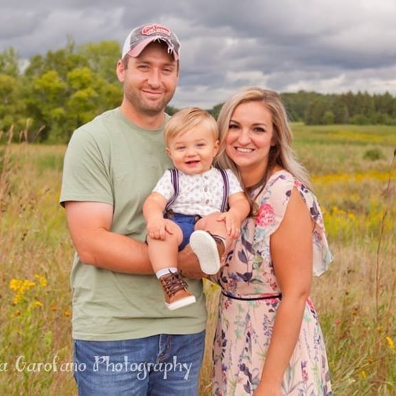 When’s the last time you had a family portrait taken? Don’t let the memories fade away. Message me and we can talk. #familyportraitphotographer #familytime #familyportrait #threemakesafamily #oneyearold #minnesota #drsteve #newmommy #lifeisgood️ #fieldofflowers #overcastskies