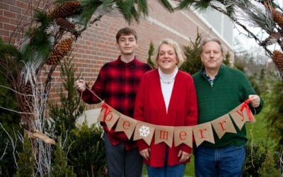 #chritmascardphotography #familyphotography #christmastree #bemerryandbright #southshorephotographer #raw #portraitphotography