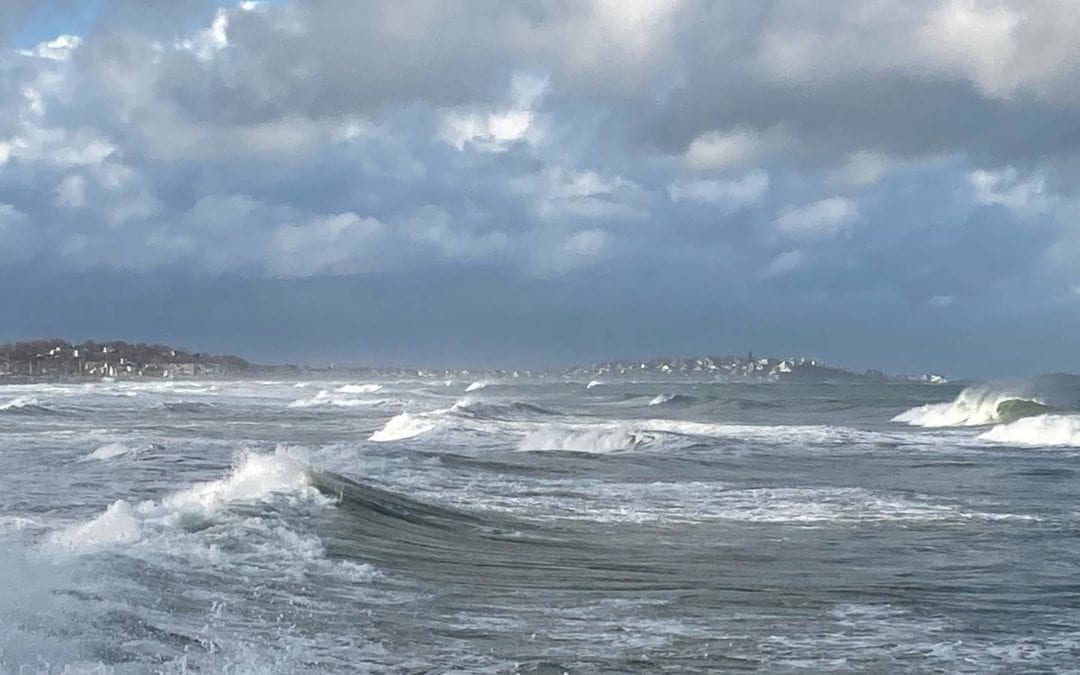 #nantasketbeach #wildwaves_surf #iloveweatherlikethis #photographer #bgarophoto.com #isellprintsofmyphotography #messagemefordetails #windyday #grayday