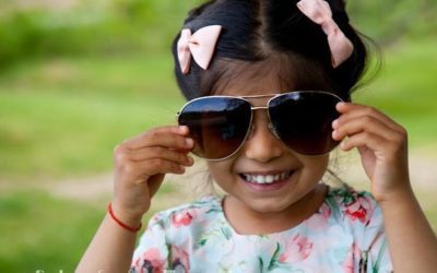 My fun family photo shoot today. Stay tuned to see who’s hiding behind those glasses! #familyphotographer #adorable #southshore #spring2021 #bigsunglasses #raw #southshorephotographer #bows #dmmeformoreinfo #weymouthma