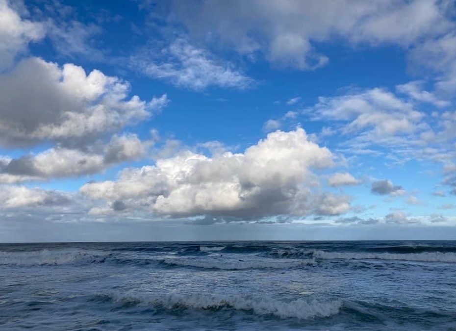 #clouds #oceanlife #bluesky #southshorephotographer #perfectweather️ #feelthebreeze #raw #isellprints #hull