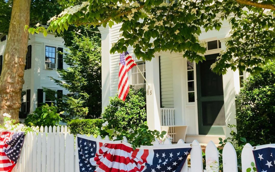 #july1st #patrioticdecor #edgartown #marthasvineyardlife #photographer #2021