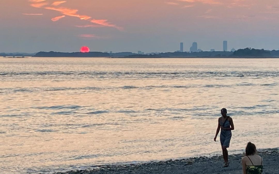 #redrubberball #sunset #hullgut #humid #nobreezehere #hullma #photographer #ocean #summervibes